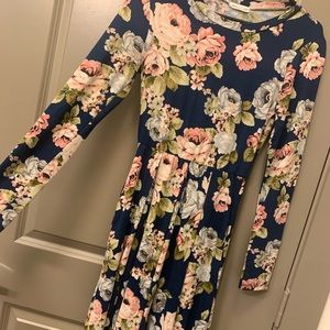 Long sleeve midi dress!